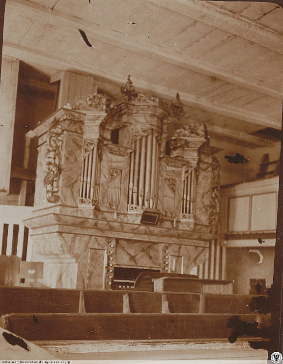 Orgel in der Friedersdorfer Kirche - die Orgelpfeifen sind sichtbar Quelle: Privatbesitz