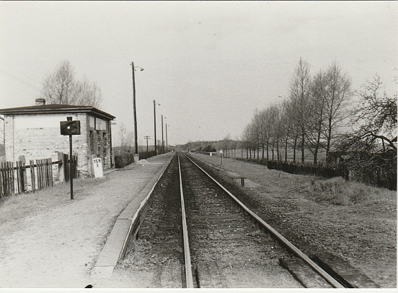Unterstand am Bahnhof, 1976
