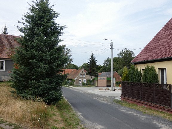 Bushalteplatz zwischen Treppenbäcker und Heinze