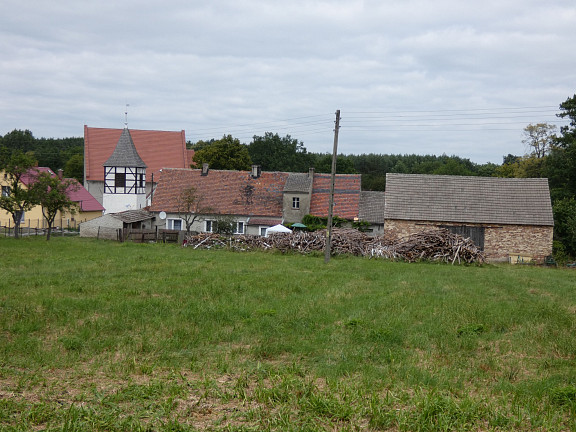 Blick auf Nr 8 Karl Assmann, Bäcker und Alfred Martin, Fleischer