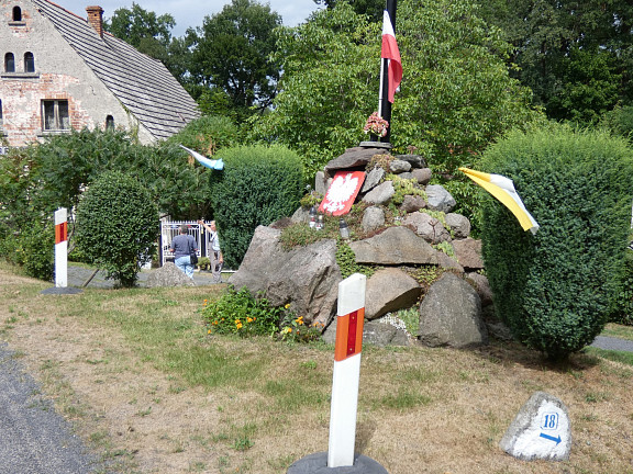 polnisches Denkmal bei Nr 91 Pfitzmann