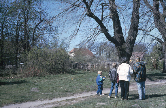 unterhalb vom Gut, Blick zum Kleinen Schloß, 1990er