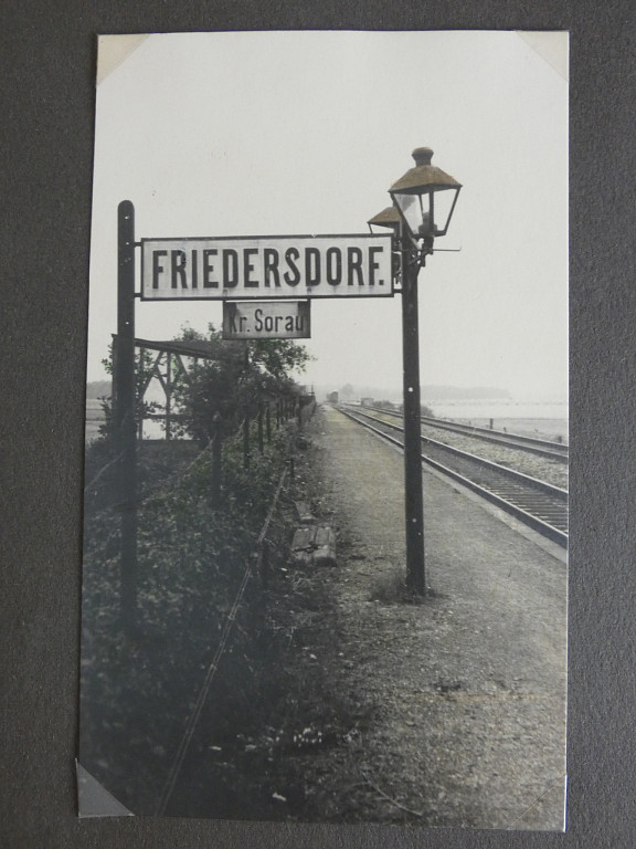 am Bahnhof Friedersdorf 1935