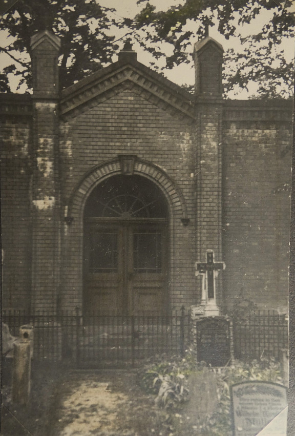 Mausoleum 1935